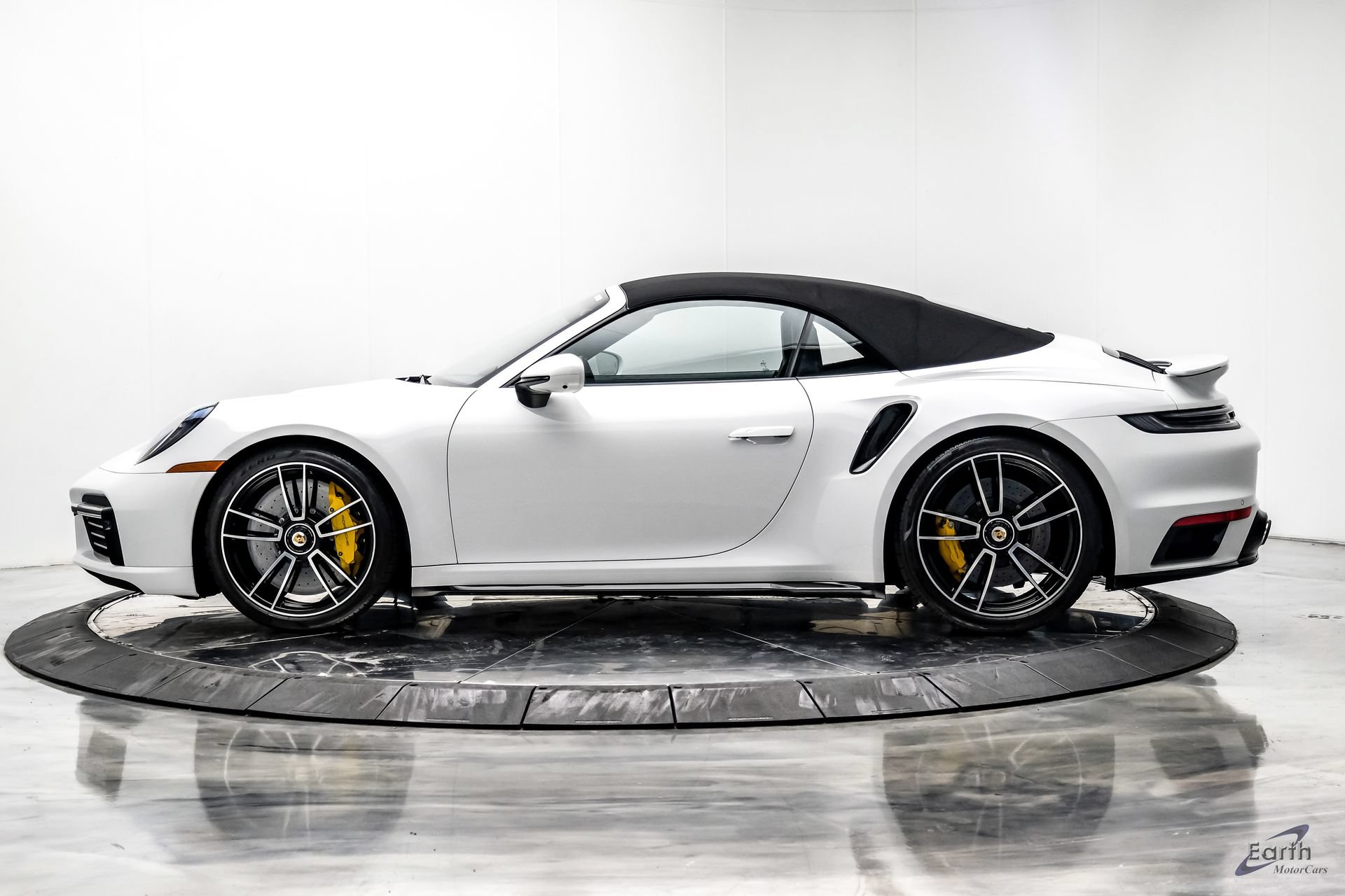 Used 2024 Porsche 911 Turbo S AWD/4WD image 9