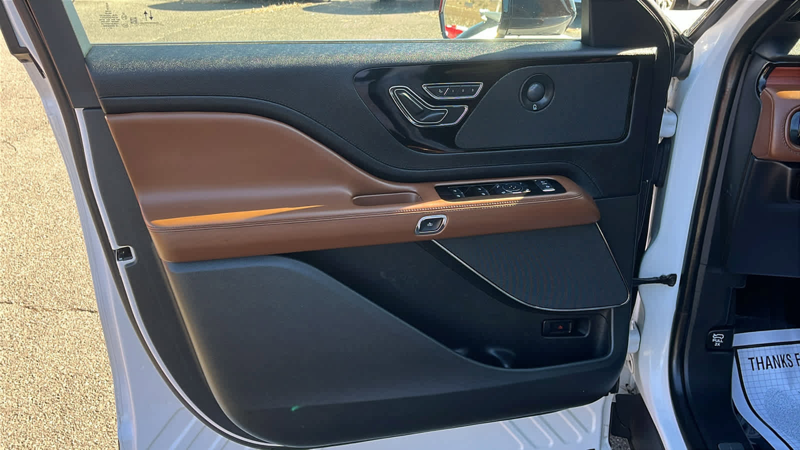 Used 2023 Lincoln Aviator Reserve w/ Equipment Group 201A image 9