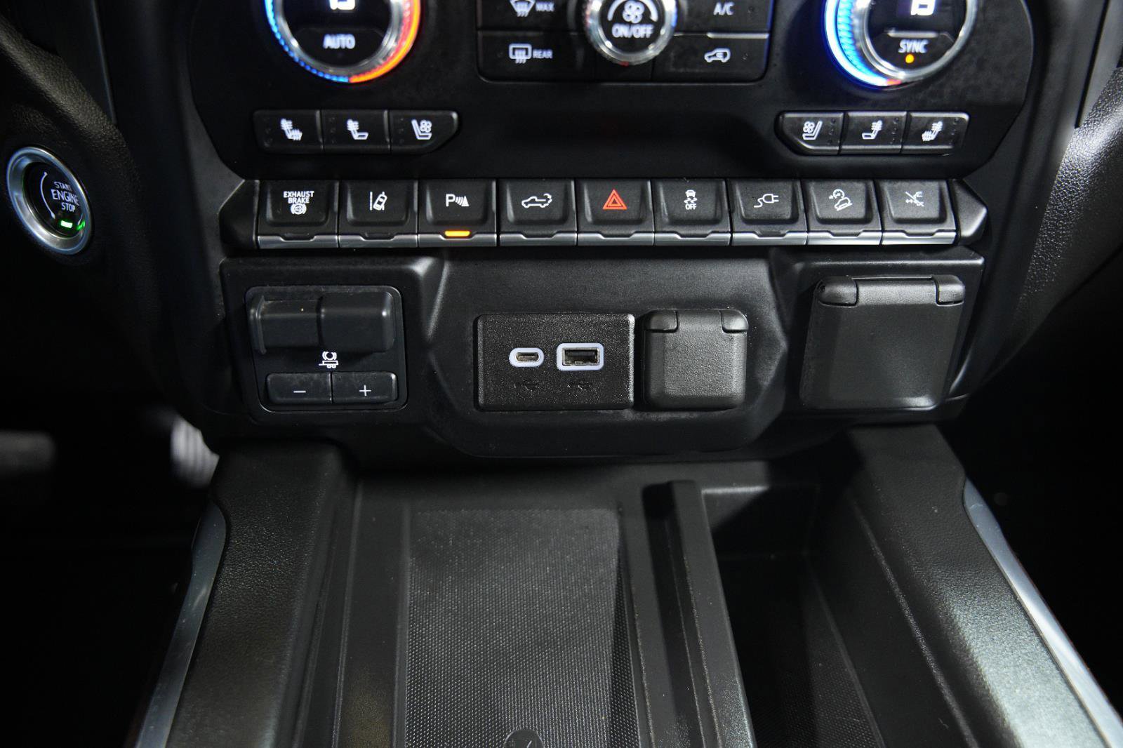 Used 2023 GMC Sierra 2500 Denali w/ Denali Black Diamond Edition image 40