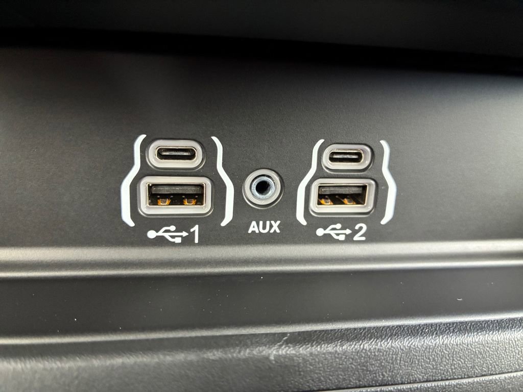 New 2026 RAM 2500 Laramie AWD/4WD image 6