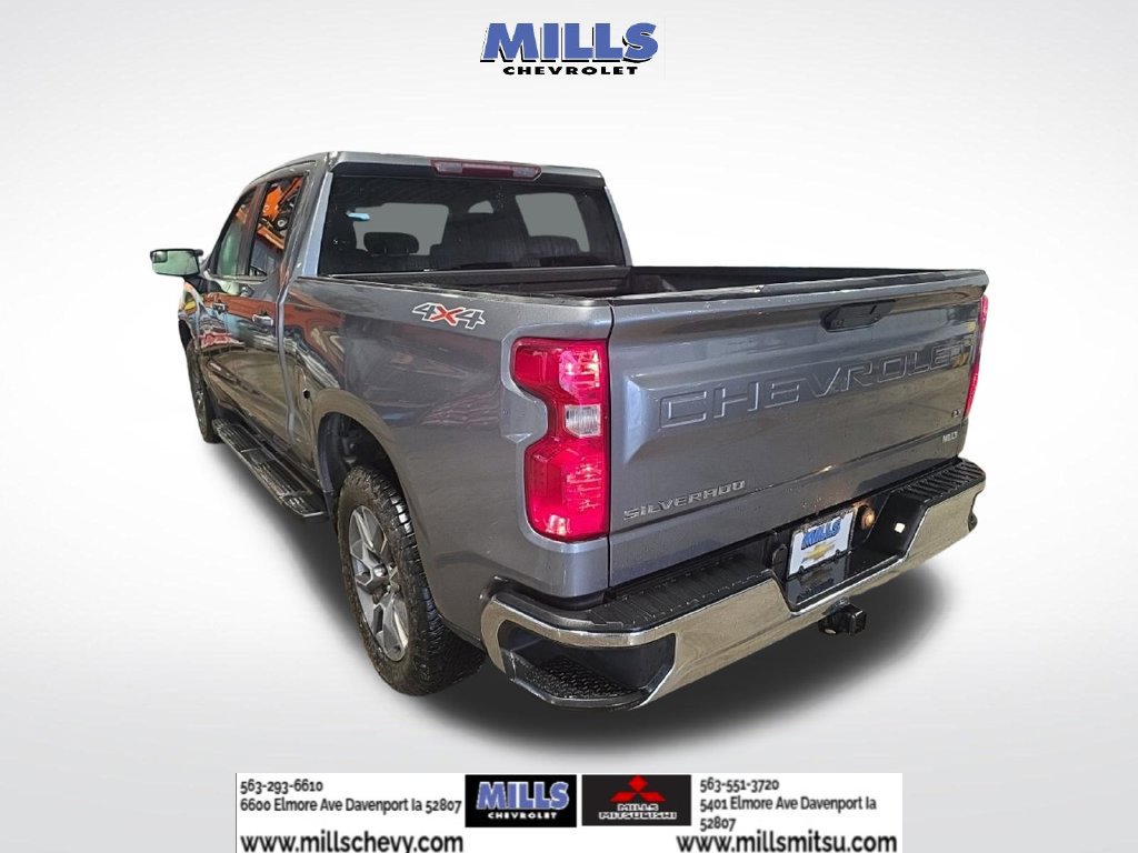 Used 2022 Chevrolet Silverado 1500 LT AWD/4WD image 3