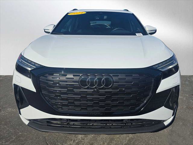 Used 2024 Audi Q4 e-tron Prestige image 8