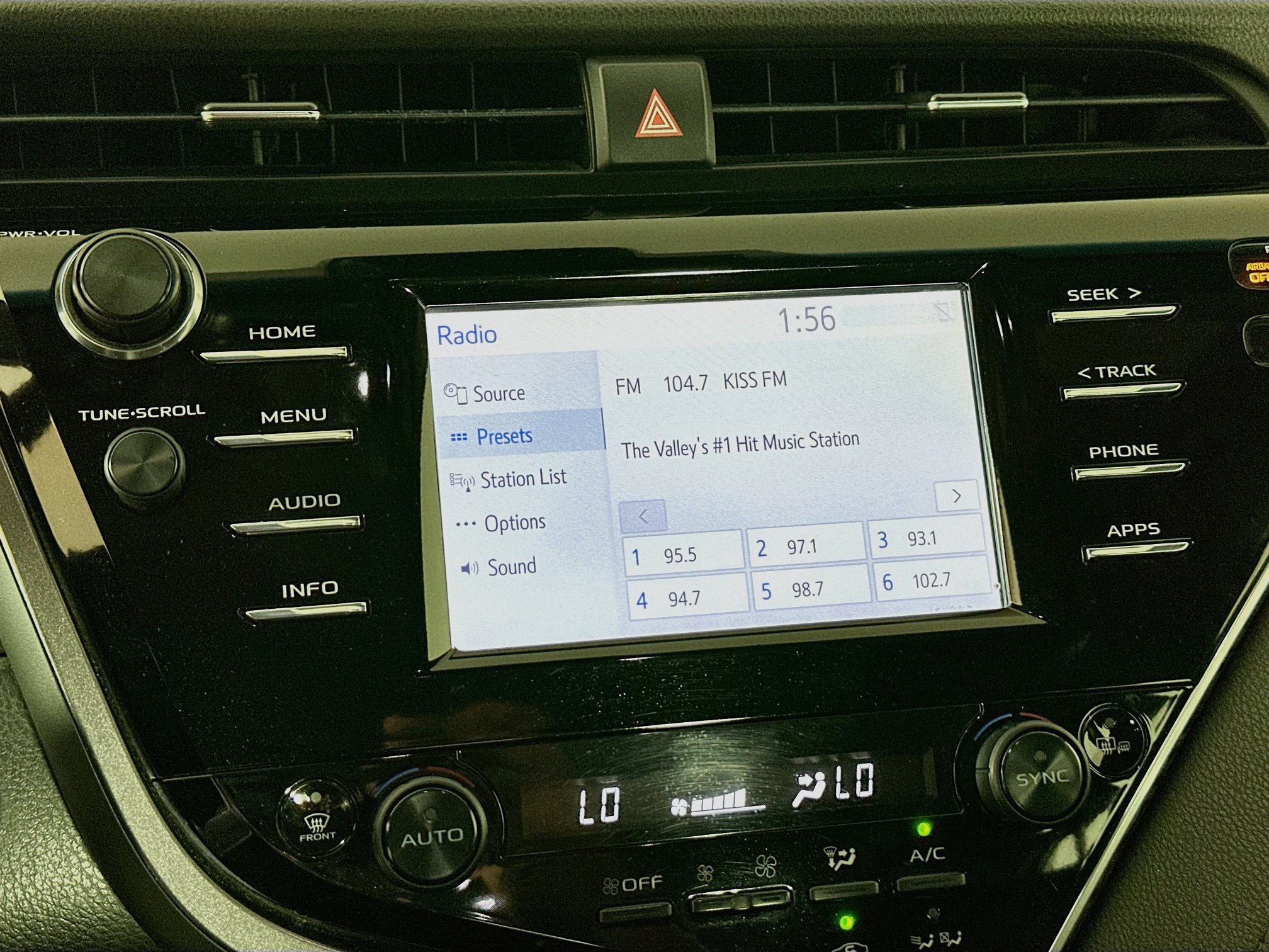 Used 2018 Toyota Camry XLE FWD image 21