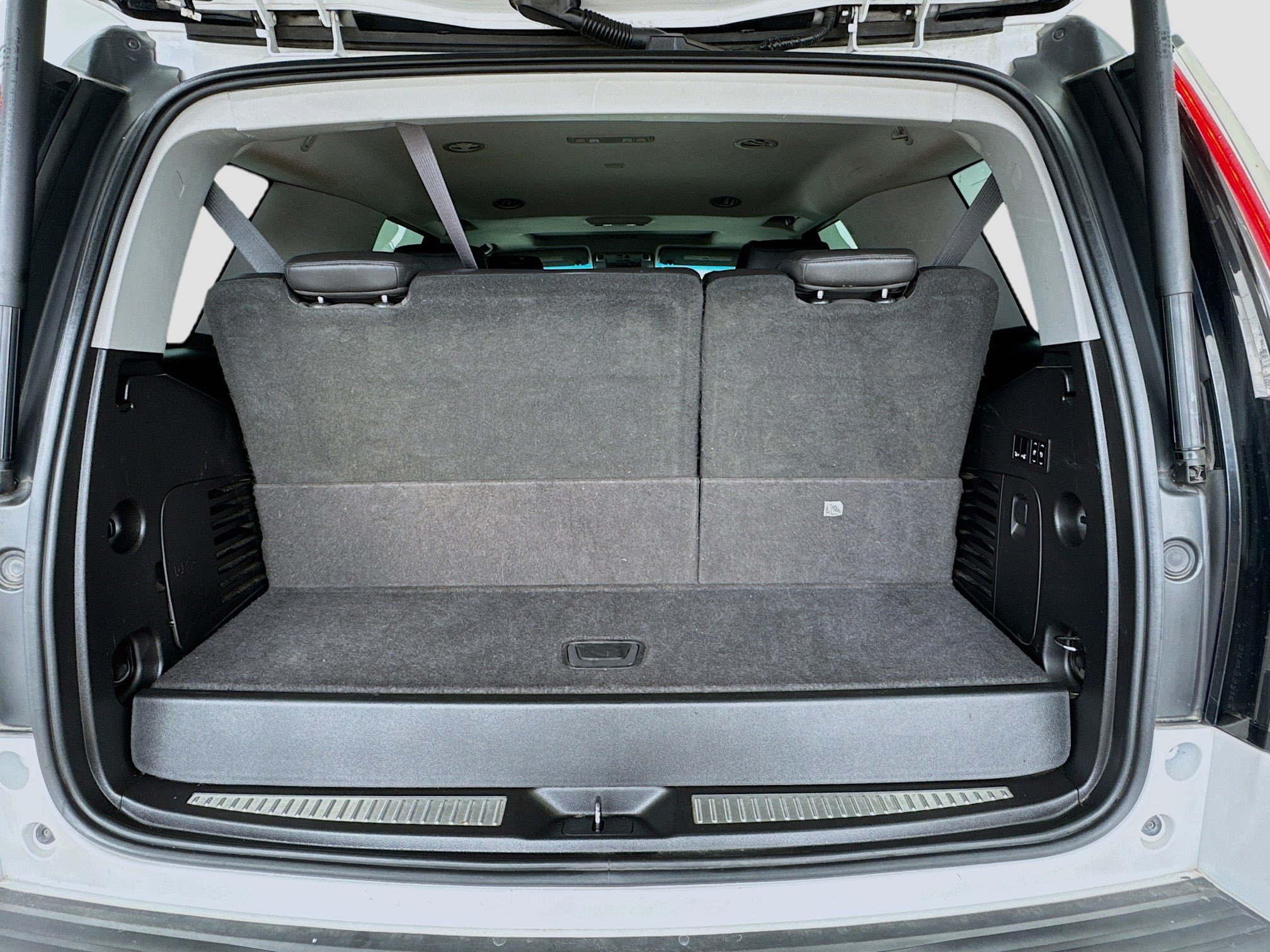 Used 2016 Cadillac Escalade Luxury image 18