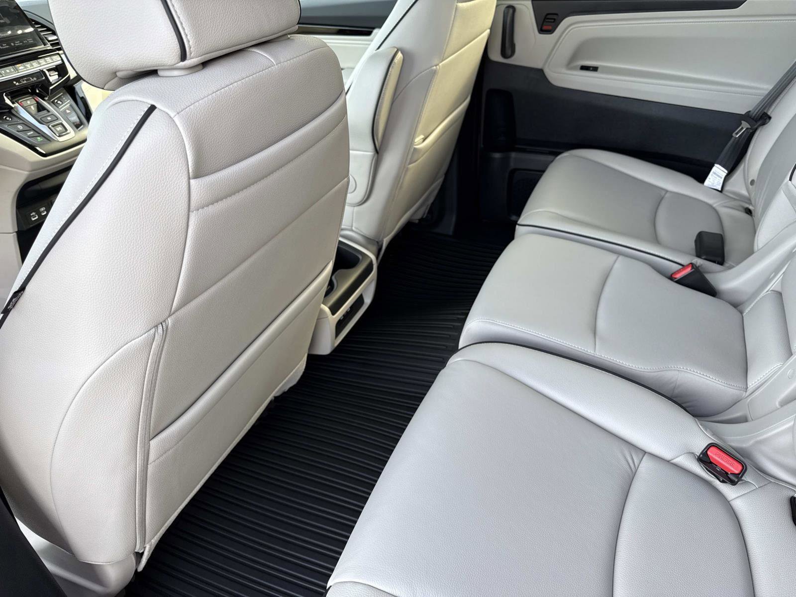 New 2026 Honda Odyssey Touring image 14