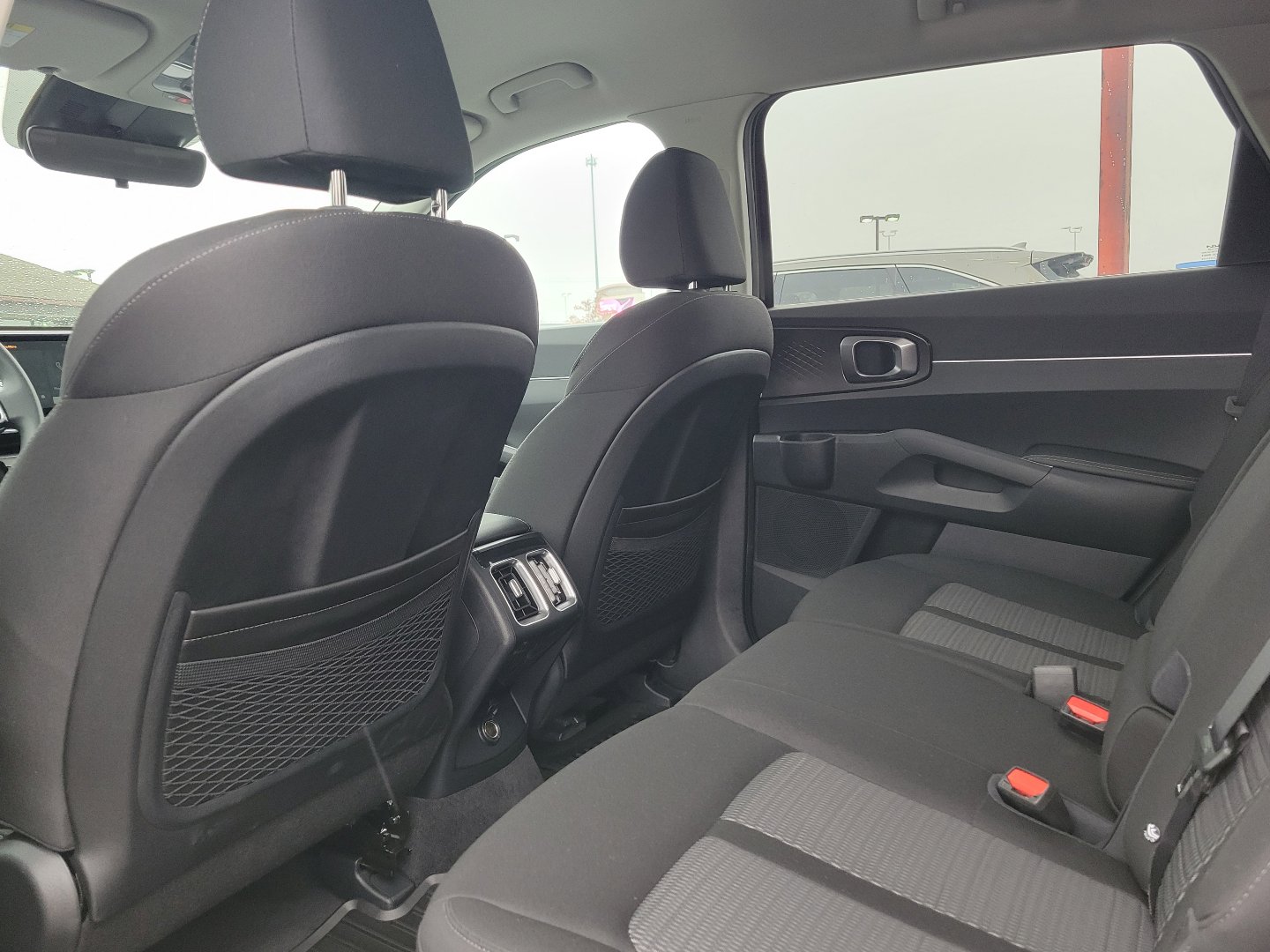 Used 2025 Kia Sorento LX image 11