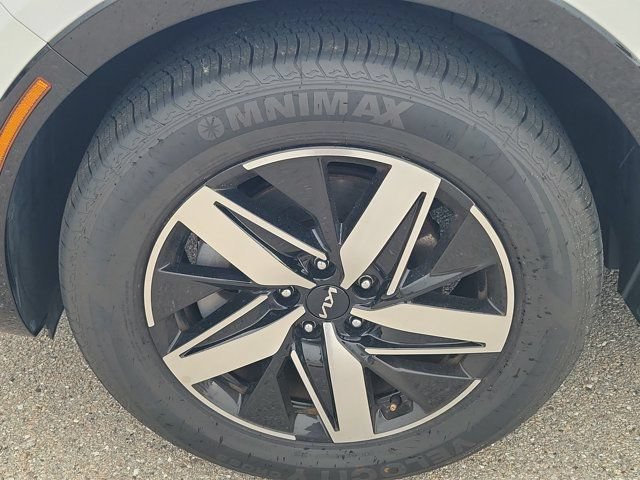 Used 2023 Kia Sorento S FWD image 8