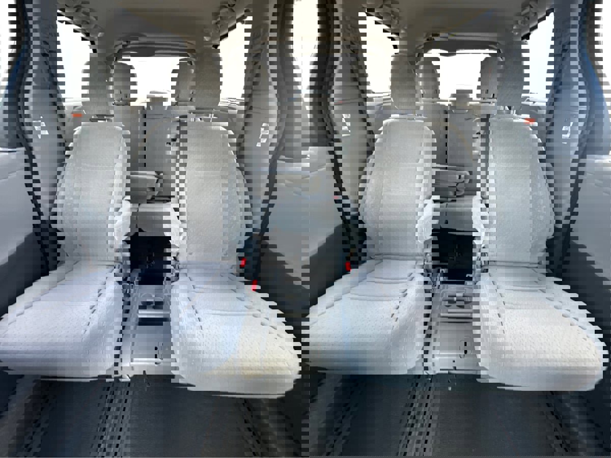 Used 2020 Toyota Sienna LE image 19