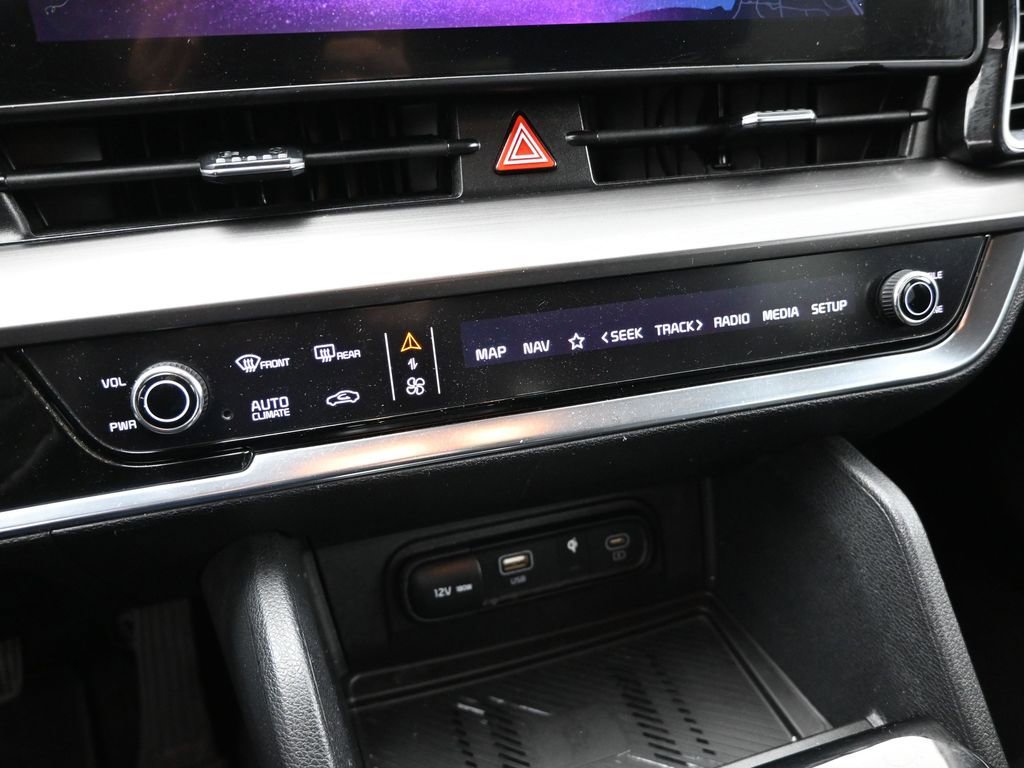 Used 2023 Kia Sportage EX image 17