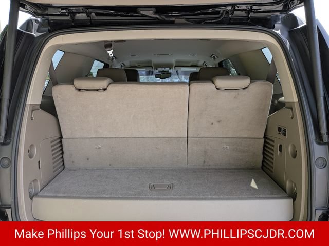 Used 2017 Chevrolet Tahoe LT w/ Luxury Package RWD image 12
