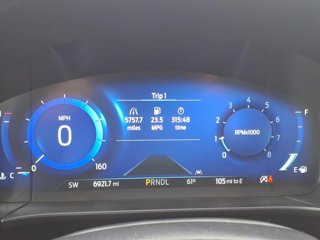 Certified 2022 Ford Escape SEL w/ Technology Package AWD/4WD image 8