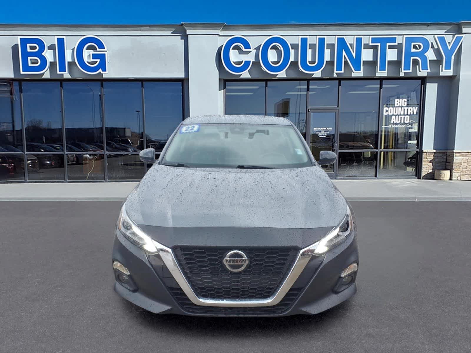 Used 2022 Nissan Altima 2.5 SR w/ Midnight Edition Package FWD image 2