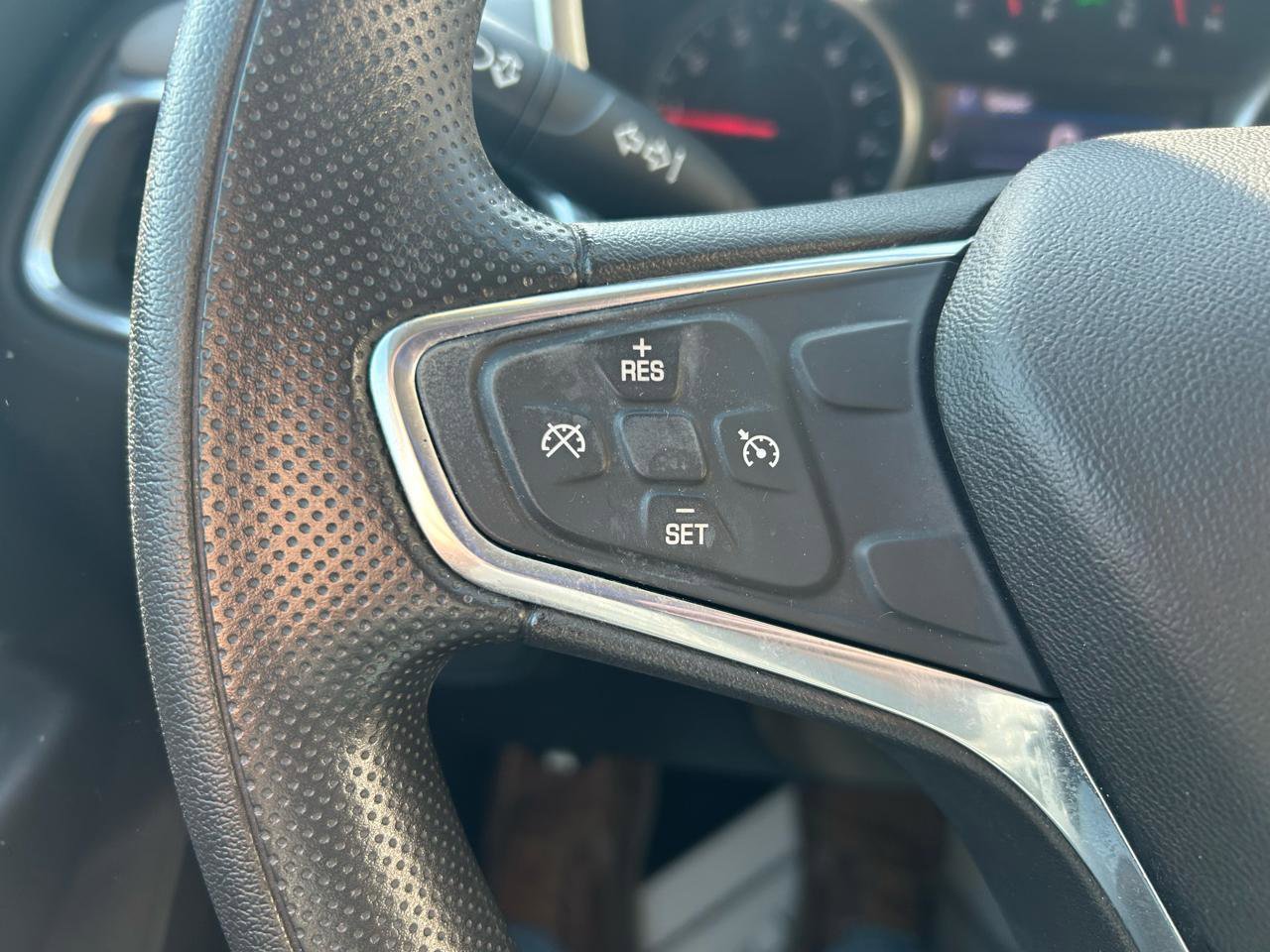 Used 2019 Chevrolet Equinox LT AWD/4WD image 18