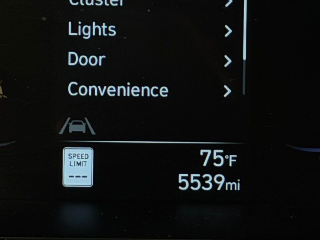 Used 2025 Hyundai Elantra Sport image 15