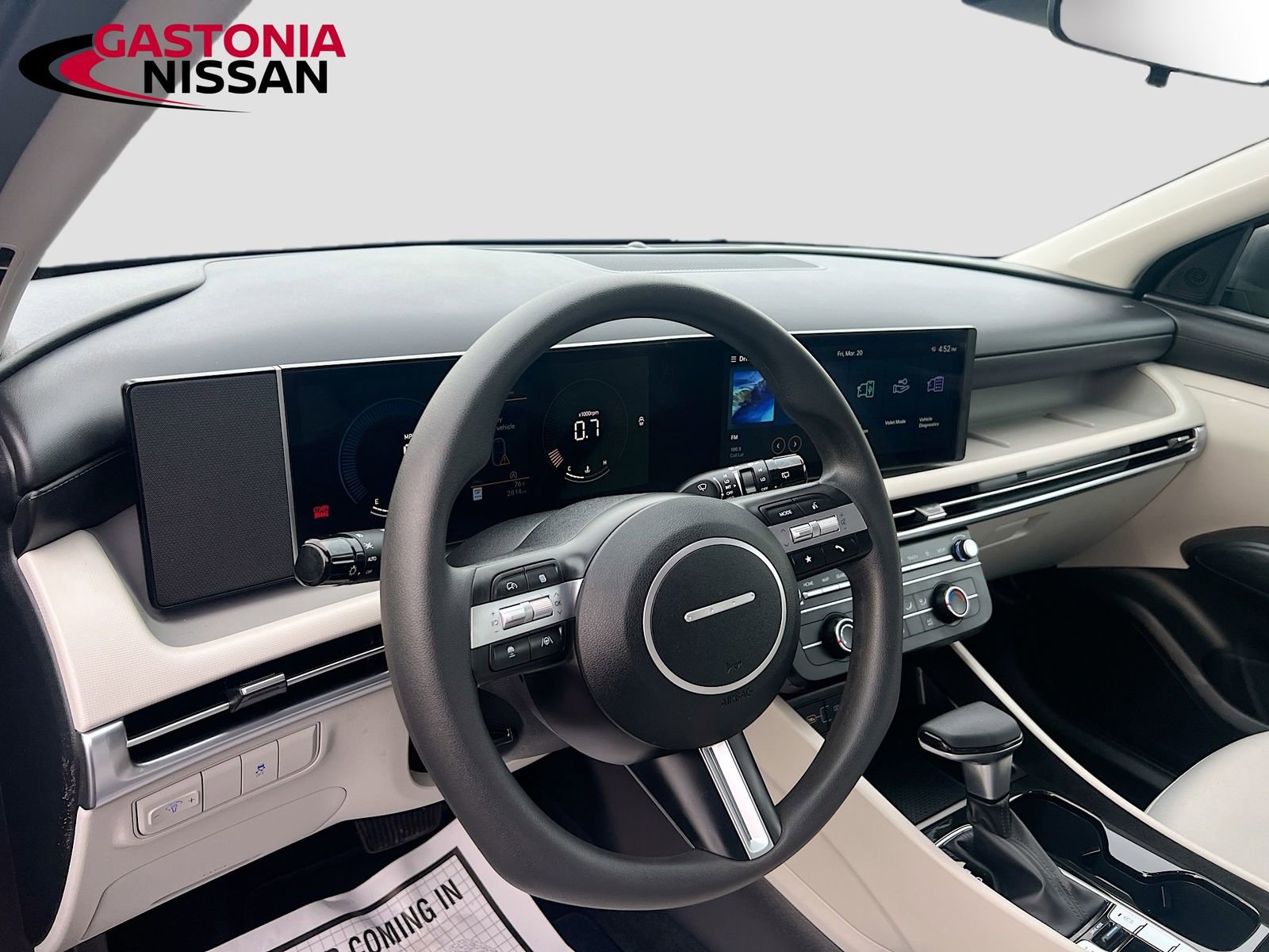 Used 2025 Hyundai Tucson SE image 11