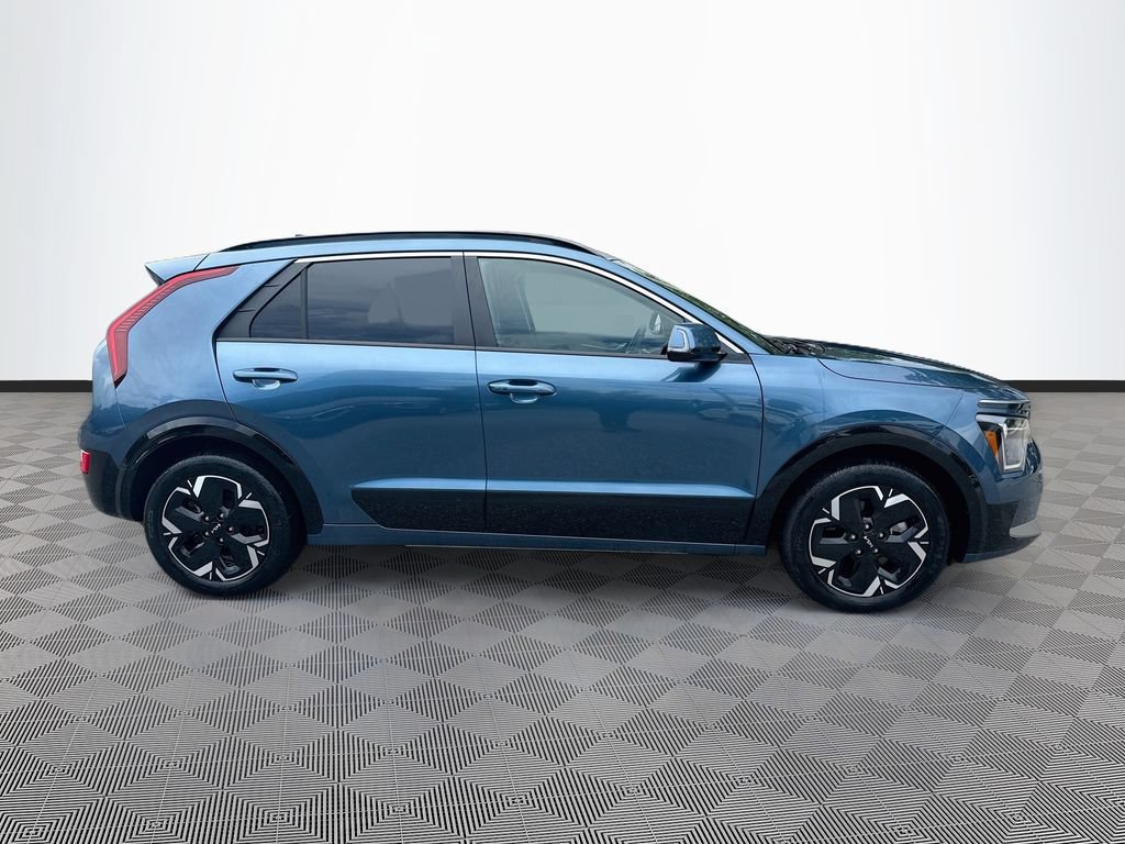 Used 2024 Kia Niro Wind w/ Wind Preserve Package FWD image 5