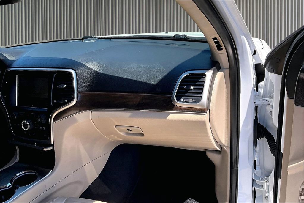 Used 2014 Jeep Grand Cherokee Limited w/ Mopar Chrome Edition Group image 17