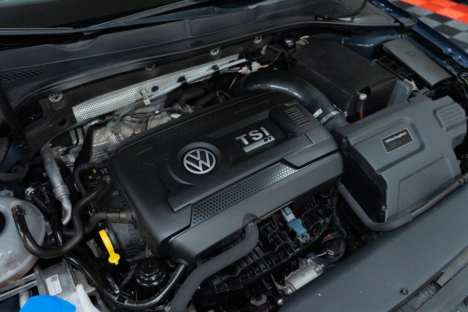 Used 2015 Volkswagen Golf R 4-Door AWD/4WD image 53