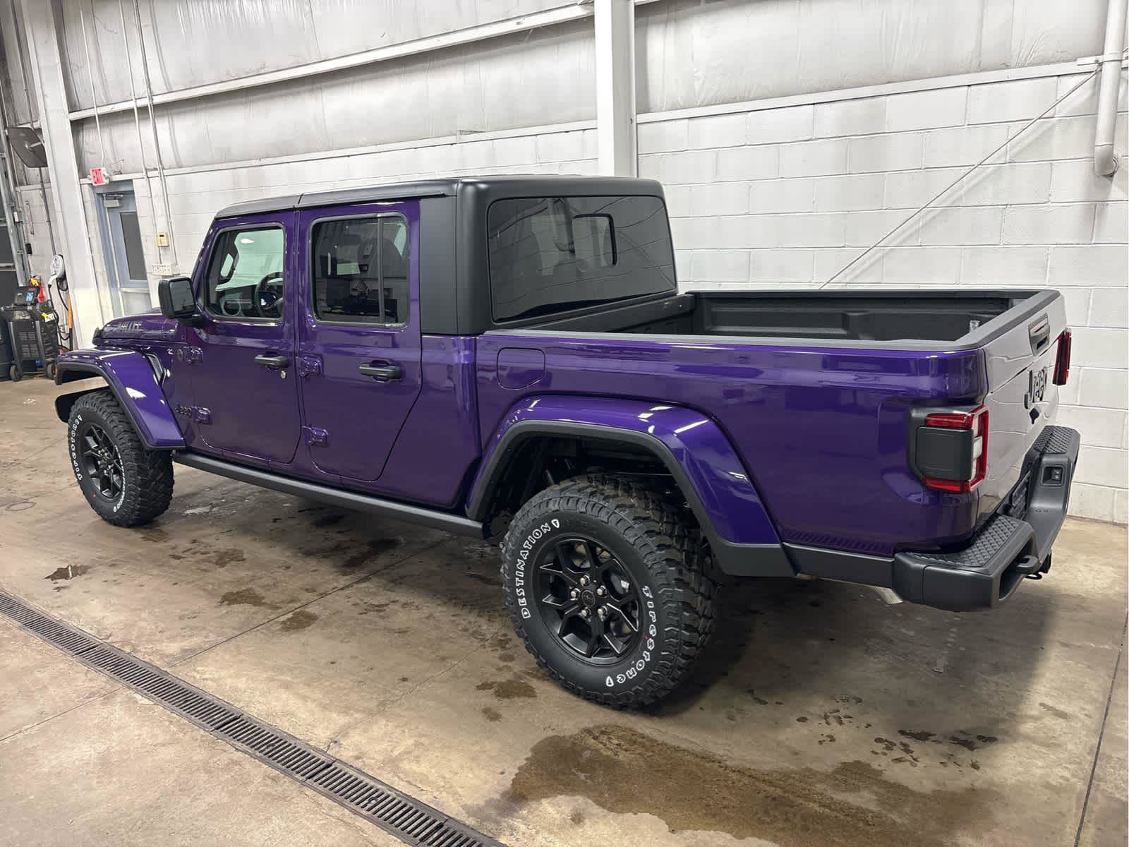 New 2026 Jeep Gladiator Sport AWD/4WD image 6
