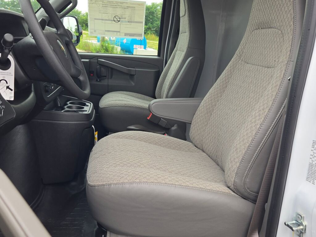 New 2025 Chevrolet Express 3500 w/ Power Convenience Package image 18