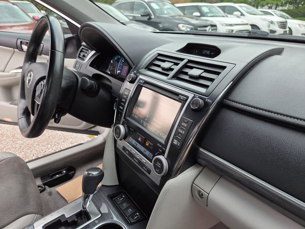 Used 2014 Toyota Camry XLE w/ Leather Package FWD image 23