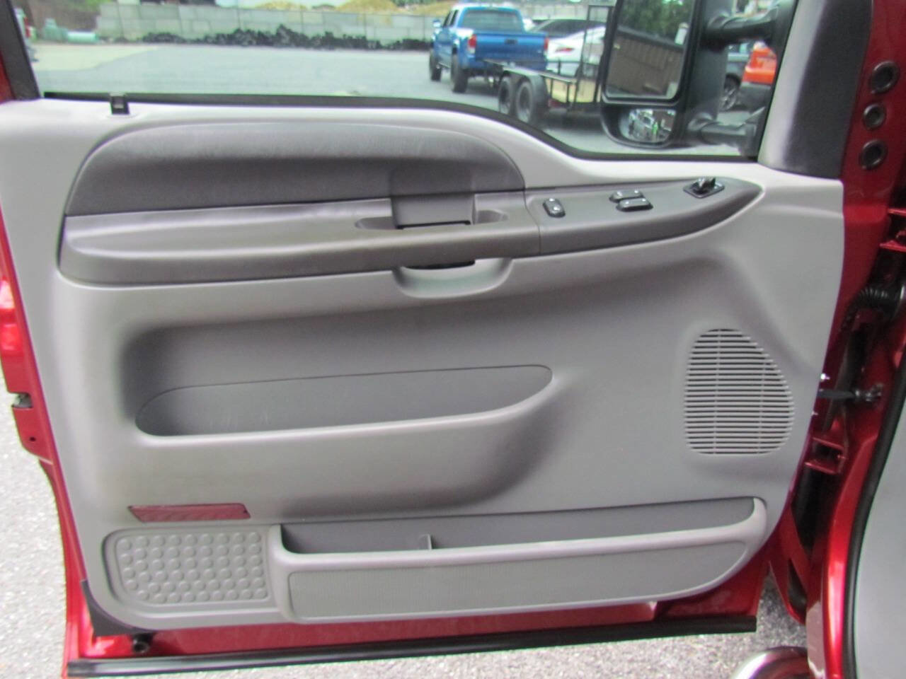 Used 2003 Ford F250 XLT image 10