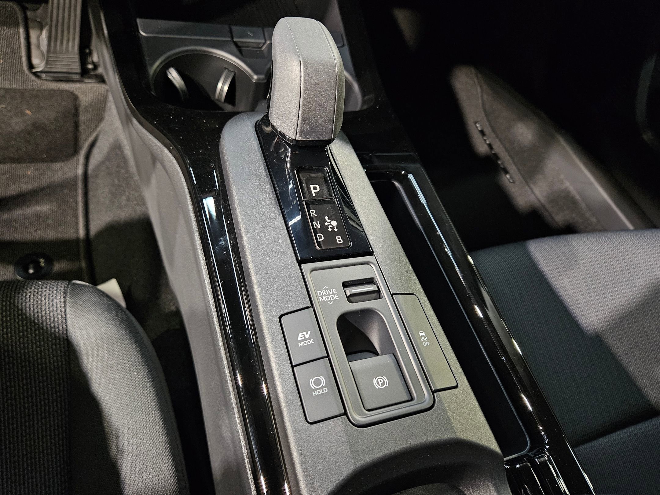 New 2026 Toyota Prius LE image 18