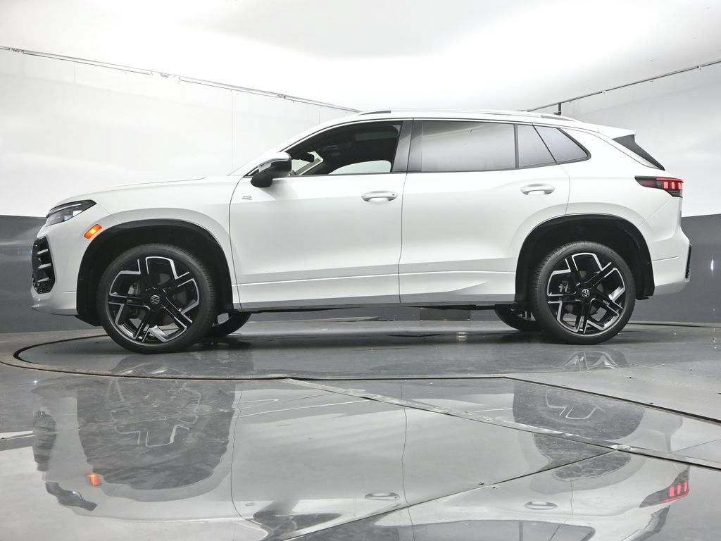 New 2026 Volkswagen Tiguan SEL R-Line AWD/4WD image 37