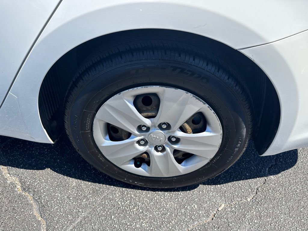 Used 2017 Kia Forte LX image 20