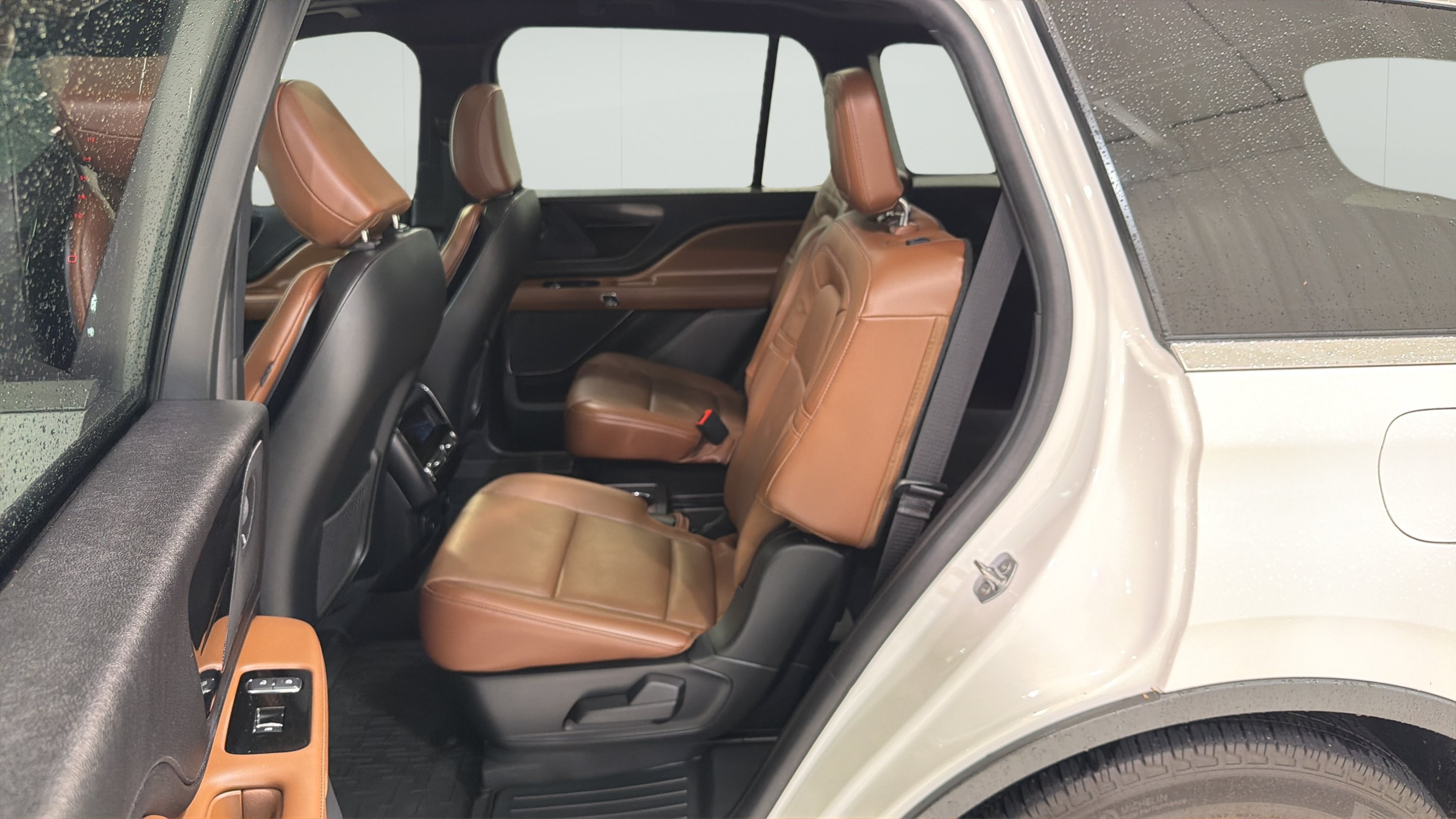 Used 2024 Lincoln Aviator Reserve w/ Elements Package Plus RWD image 22