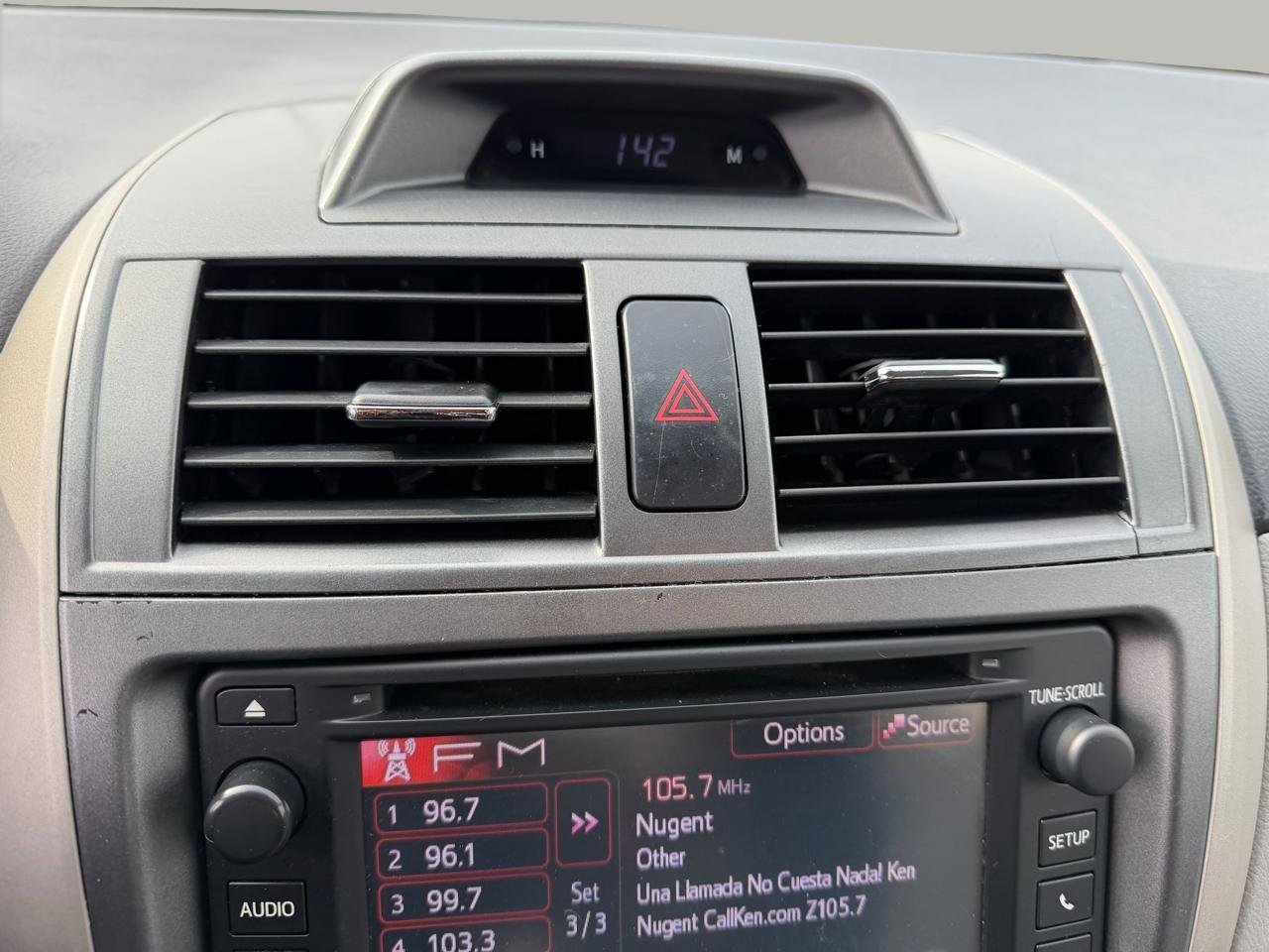 Used 2013 Toyota Corolla LE image 30