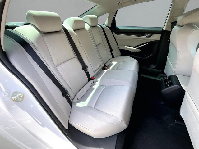 Used 2018 Honda Accord EX image 29