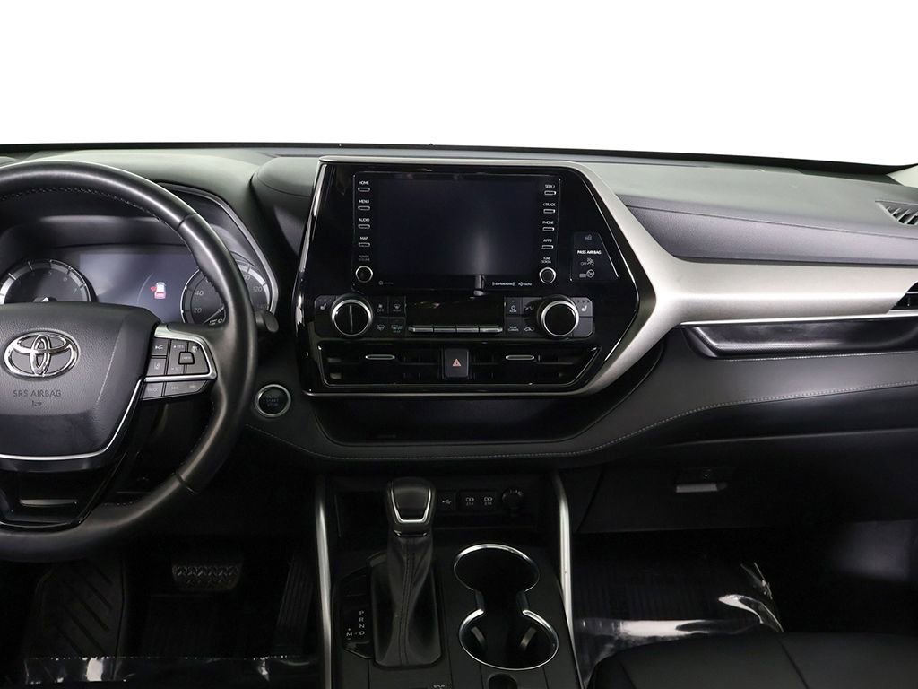 Used 2021 Toyota Highlander XLE image 41