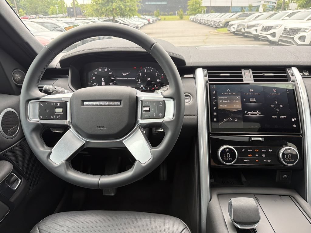Used 2025 Land Rover Discovery S AWD/4WD image 4
