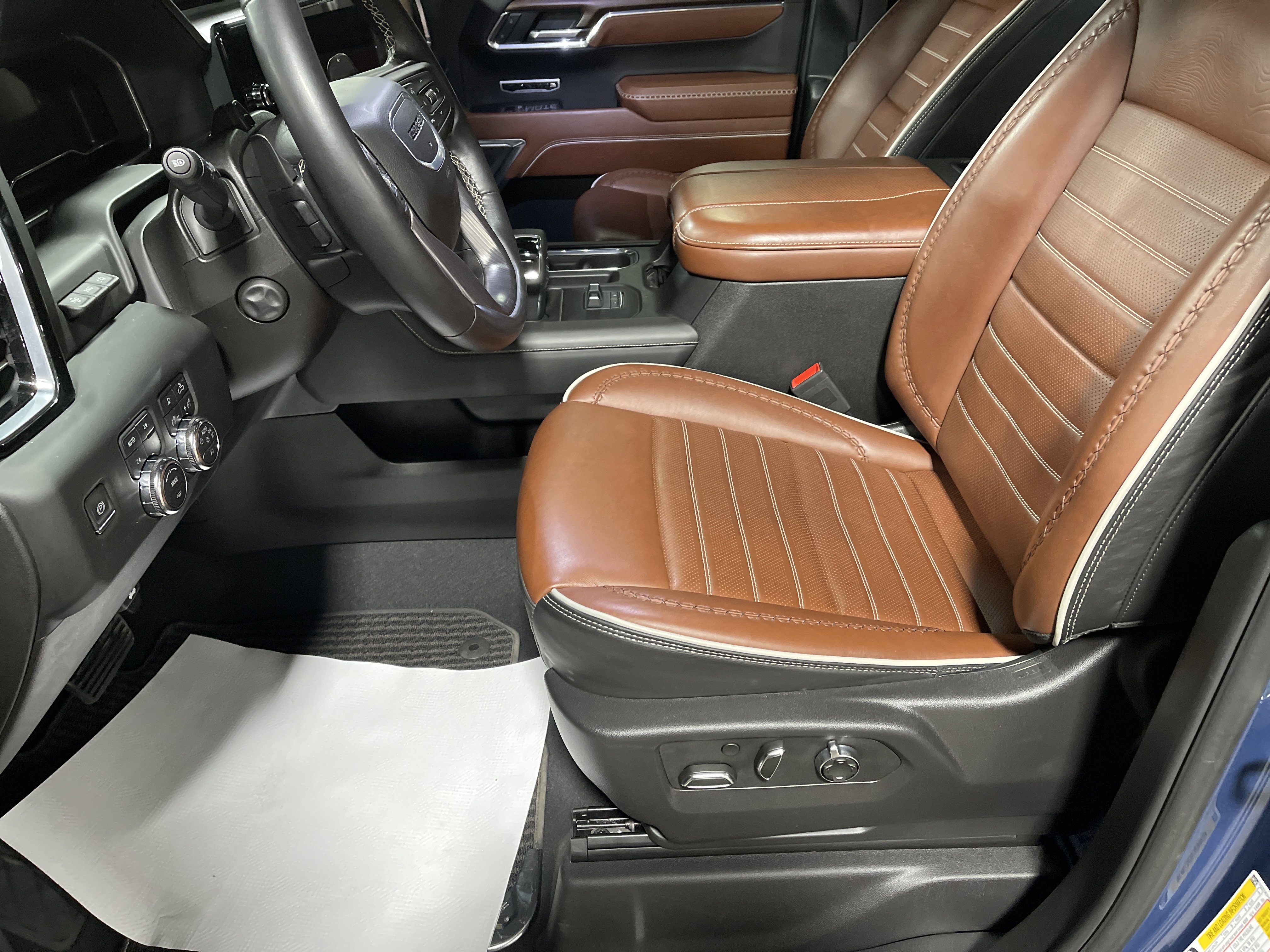 Used 2024 GMC Sierra 1500 Denali Ultimate image 13