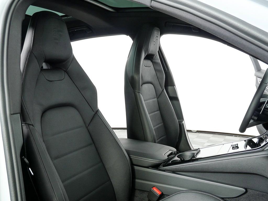 New 2026 Porsche Panamera image 24