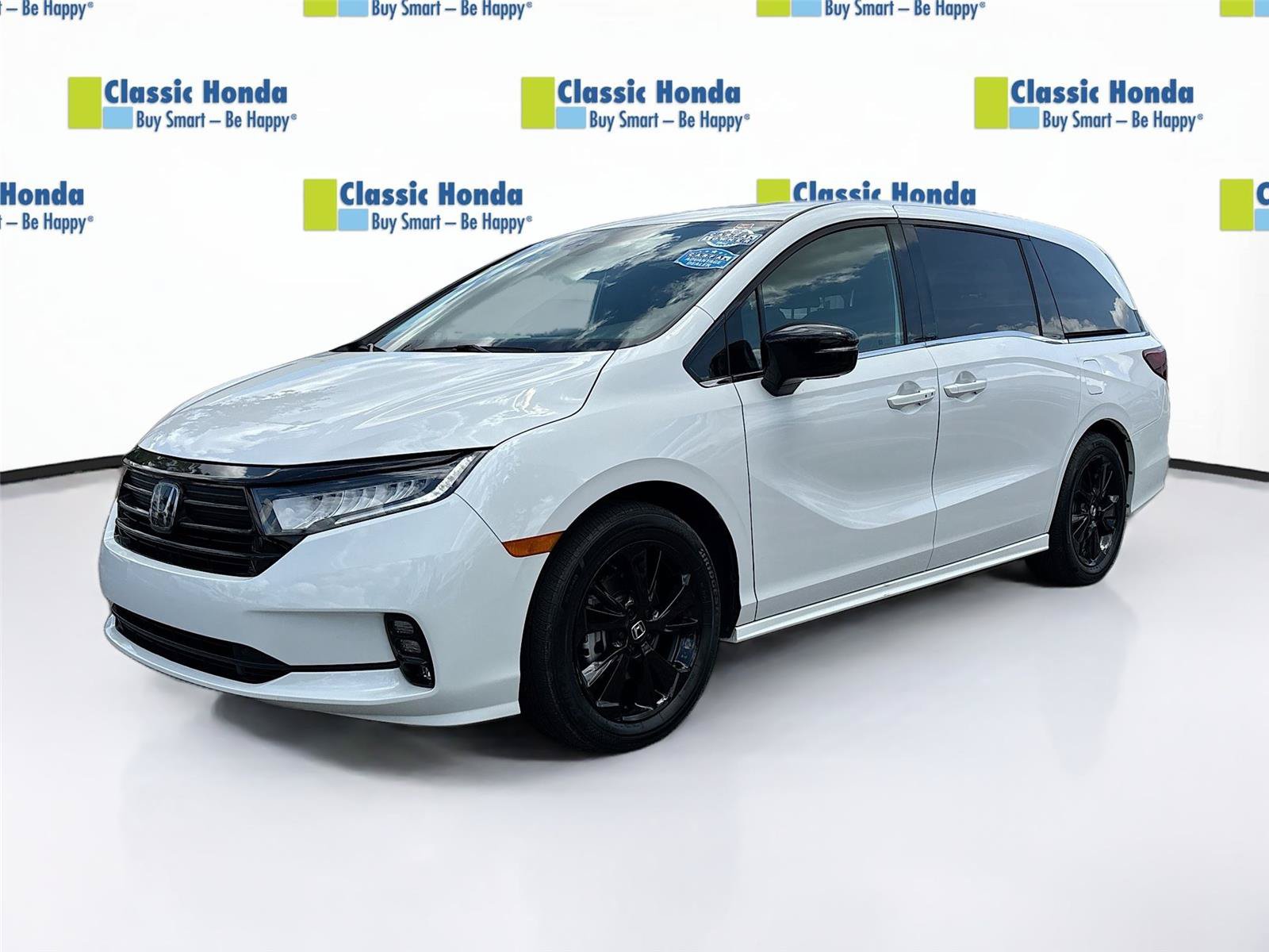Certified 2024 Honda Odyssey Sport image 3