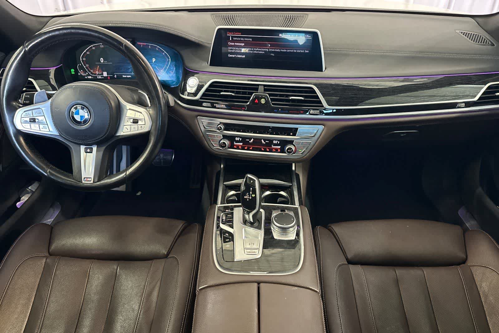 Used 2022 BMW 740i w/ M Sport Package RWD image 4