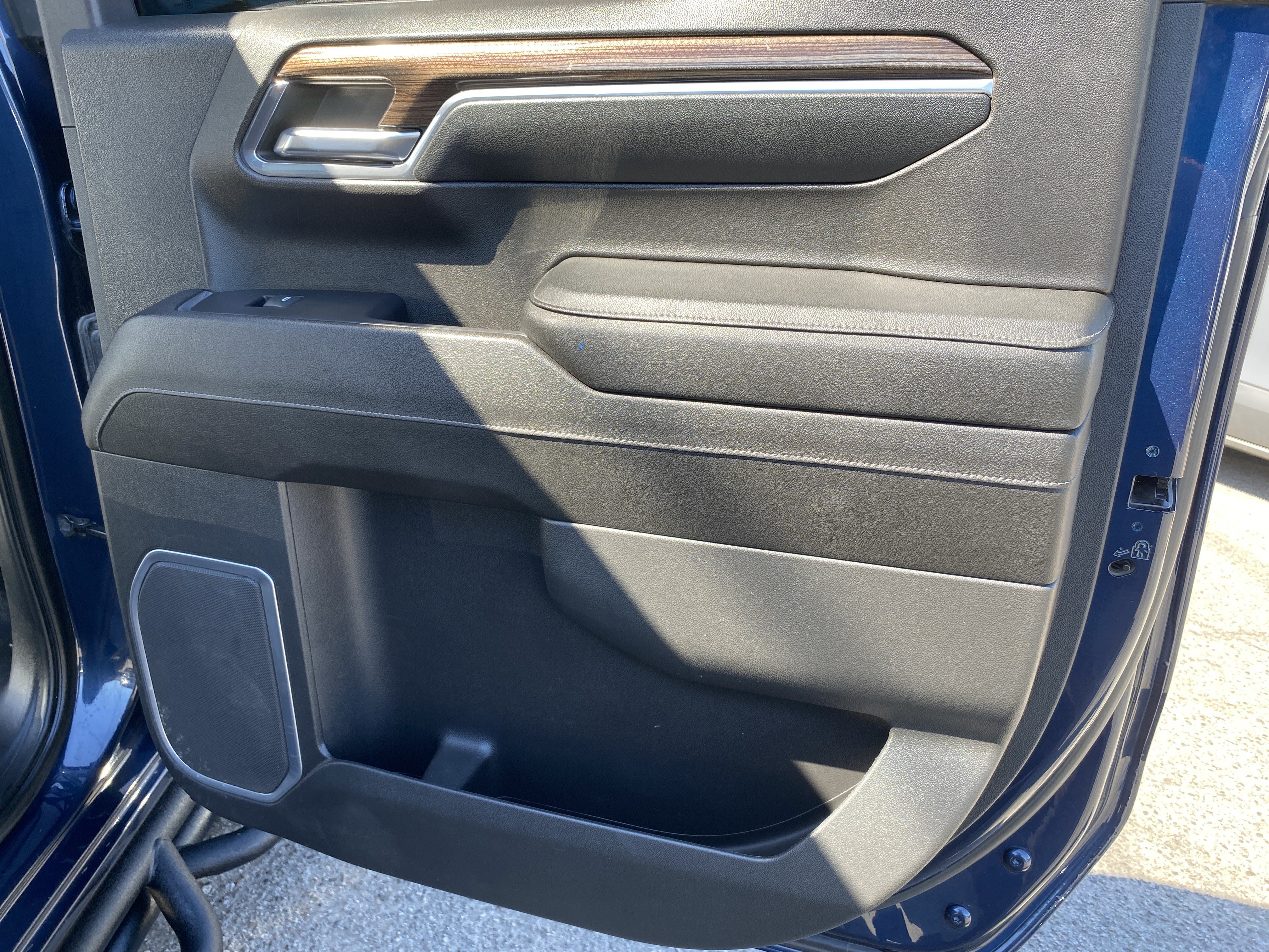 Used 2023 Chevrolet Silverado 1500 LT AWD/4WD image 20