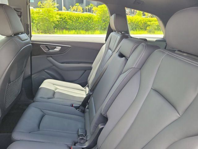 Certified 2025 Audi Q7 2.0T Premium w/ Convenience Package AWD/4WD image 11