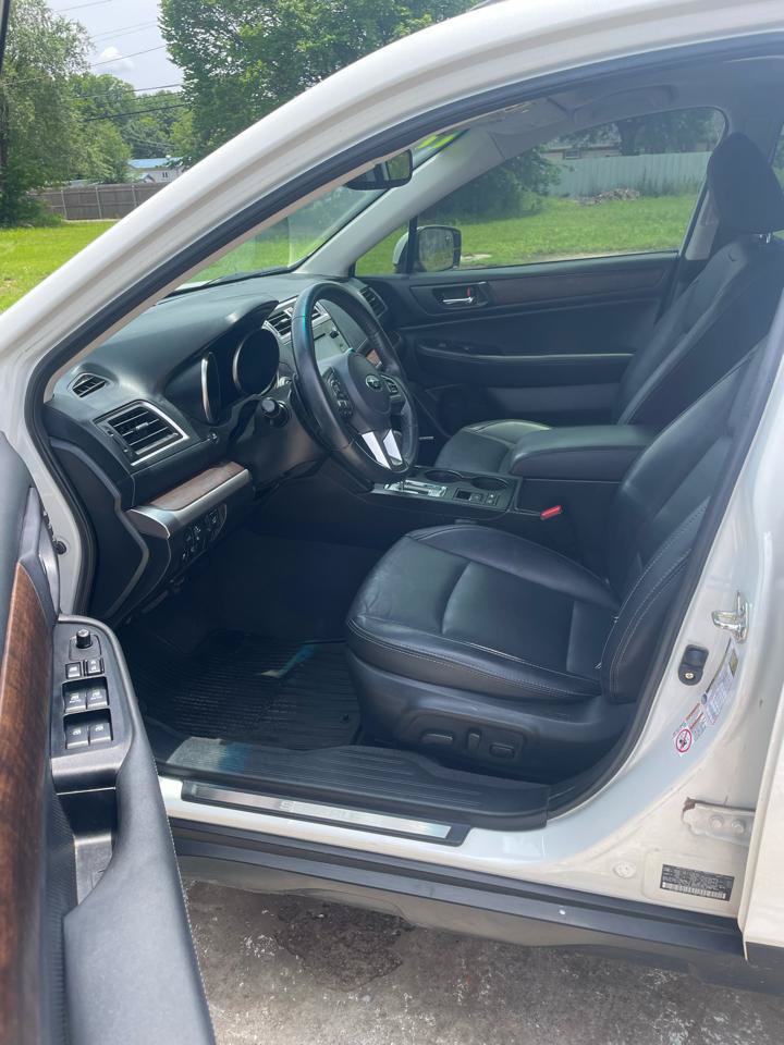 Used 2017 Subaru Outback 2.5i Limited AWD/4WD image 5