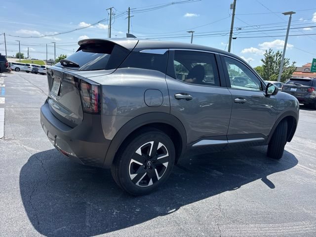 Used 2025 Nissan Kicks SV AWD/4WD image 8