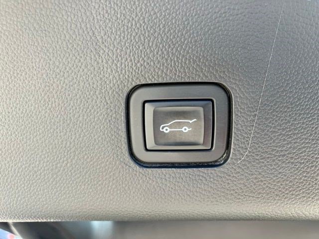 Used 2020 Chevrolet Traverse LT AWD/4WD image 27