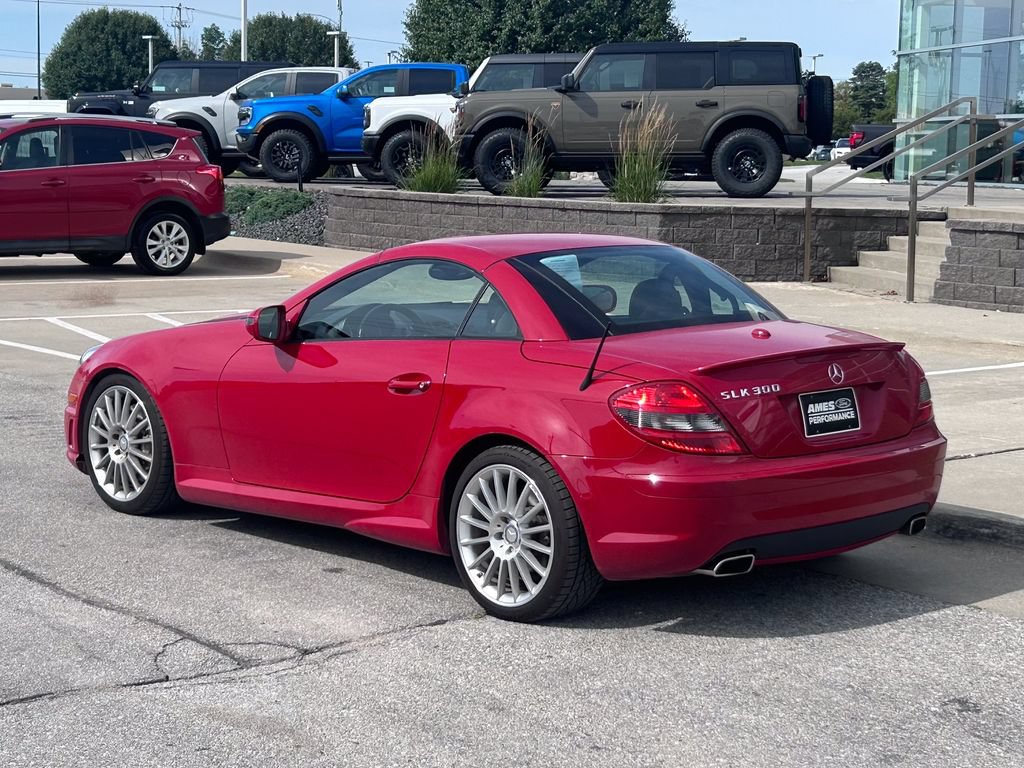 Used 2011 Mercedes-Benz SLK 300 image 6