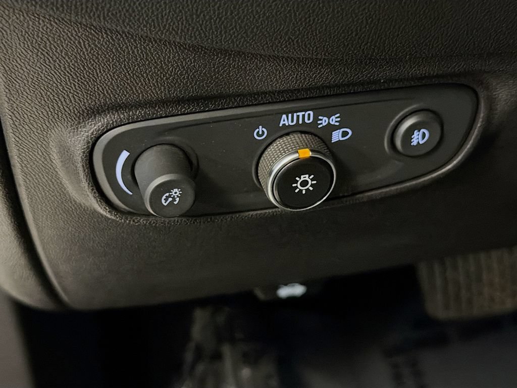 Used 2021 Chevrolet Equinox LT FWD image 12