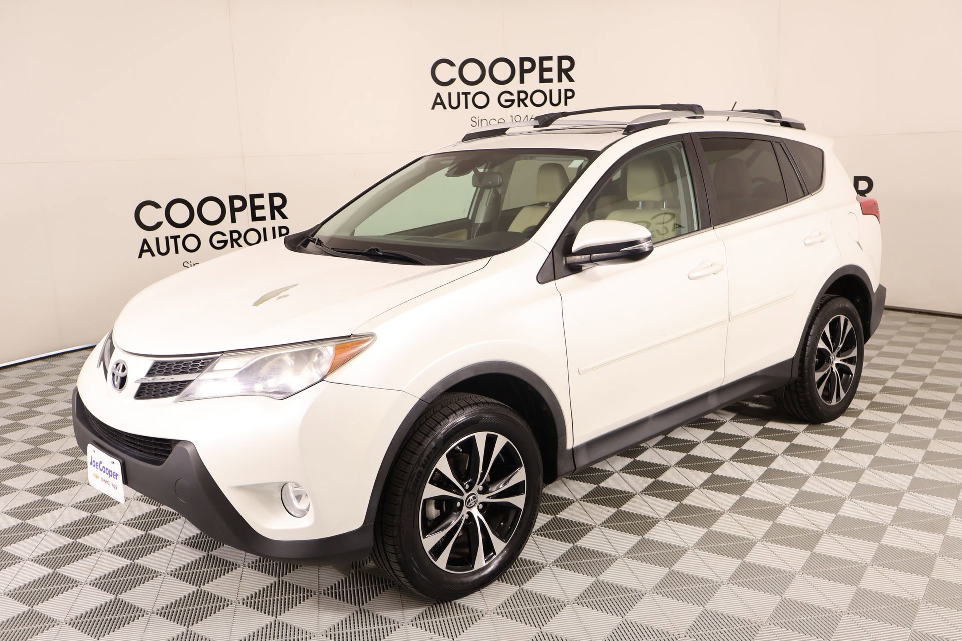 Used 2015 Toyota RAV4 Limited w/ Technology Package FWD image 10