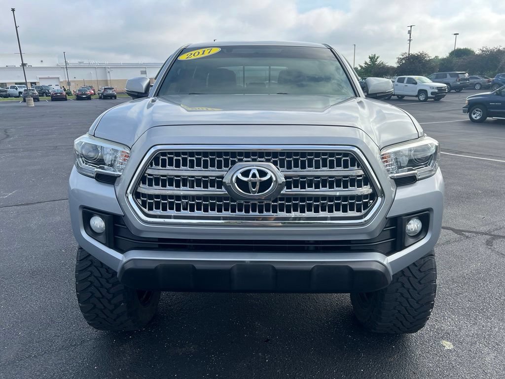 Used 2017 Toyota Tacoma TRD Off-Road w/ Tow Package (A/T) AWD/4WD image 6