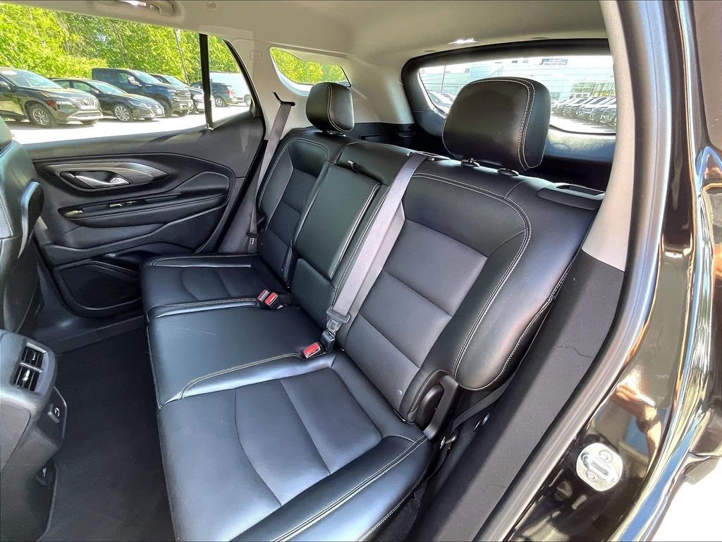 Used 2024 GMC Terrain SLT AWD/4WD image 14