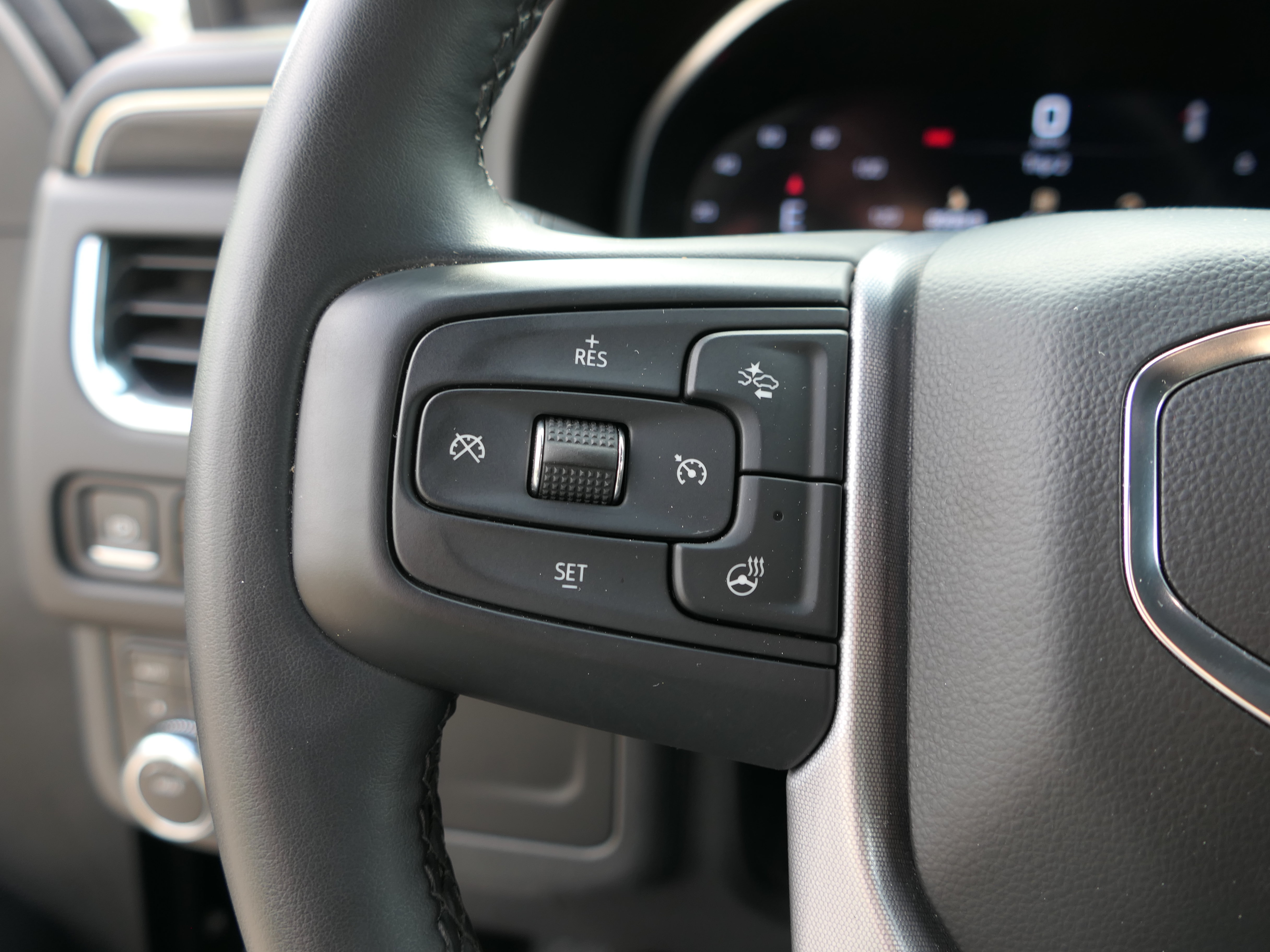 Used 2023 GMC Yukon SLT w/ SLT Premium Package AWD/4WD image 15