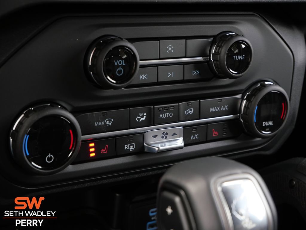 New 2025 Ford Bronco Big Bend w/ Black Diamond Package image 24